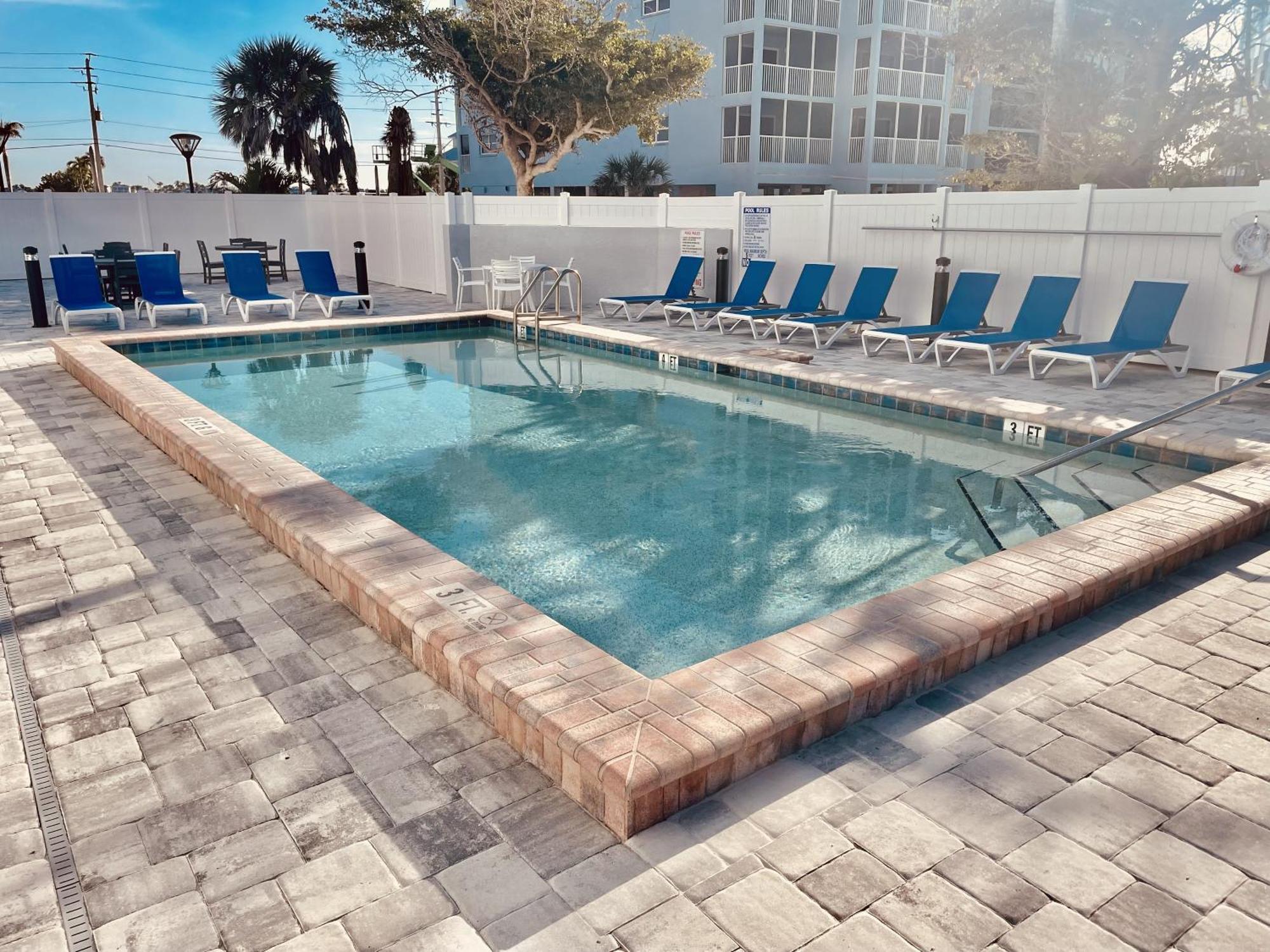 Beach Villas # 305 - Recently Refereshed! Condo Fort Myers Beach Bagian luar foto