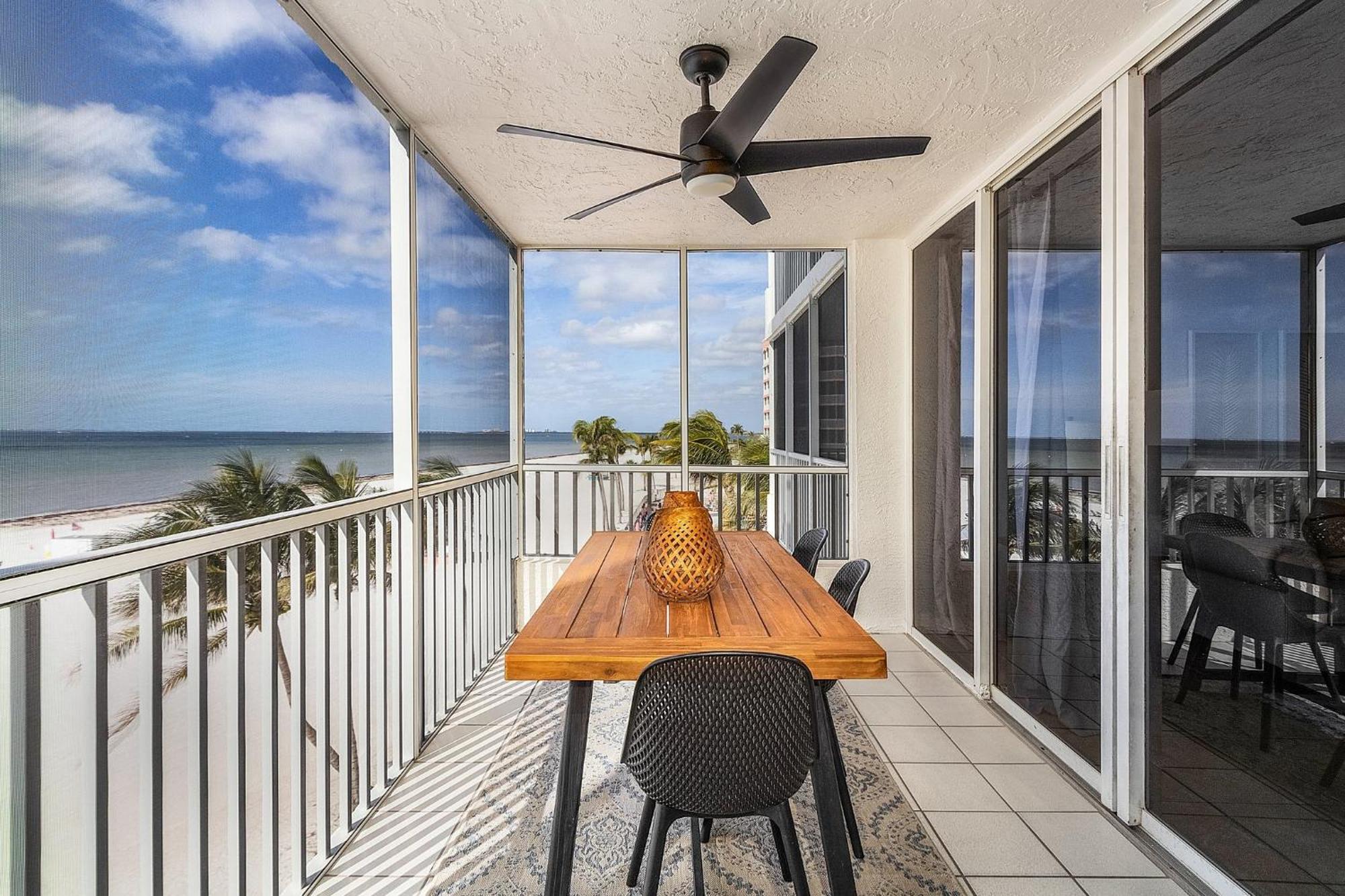 Beach Villas # 305 - Recently Refereshed! Condo Fort Myers Beach Bagian luar foto