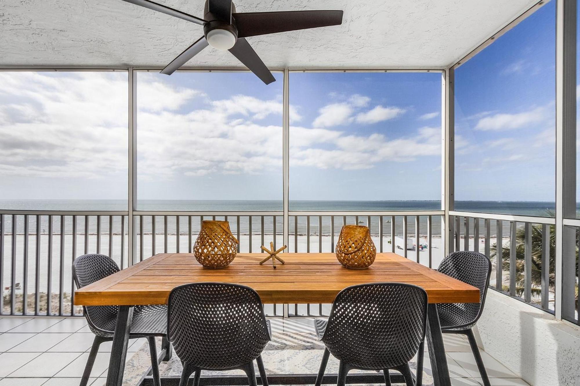 Beach Villas # 305 - Recently Refereshed! Condo Fort Myers Beach Bagian luar foto